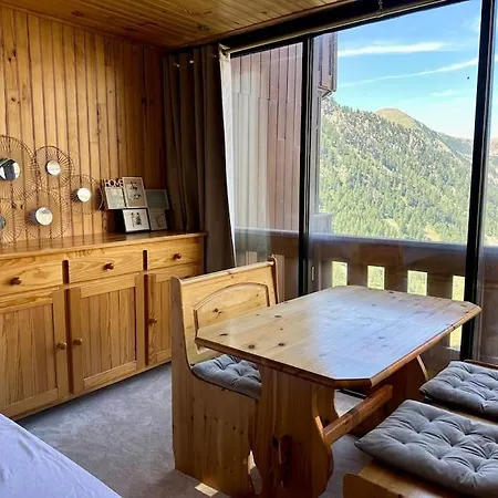 4 Seasons For 8 Persons With Sauna And Local Ski Apartment Isola