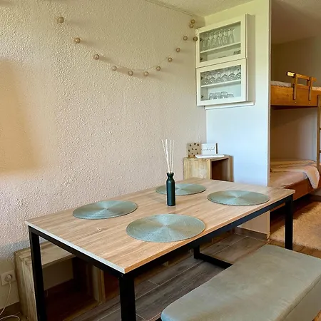 4 Seasons For 8 Persons With Sauna And Local Ski Isola